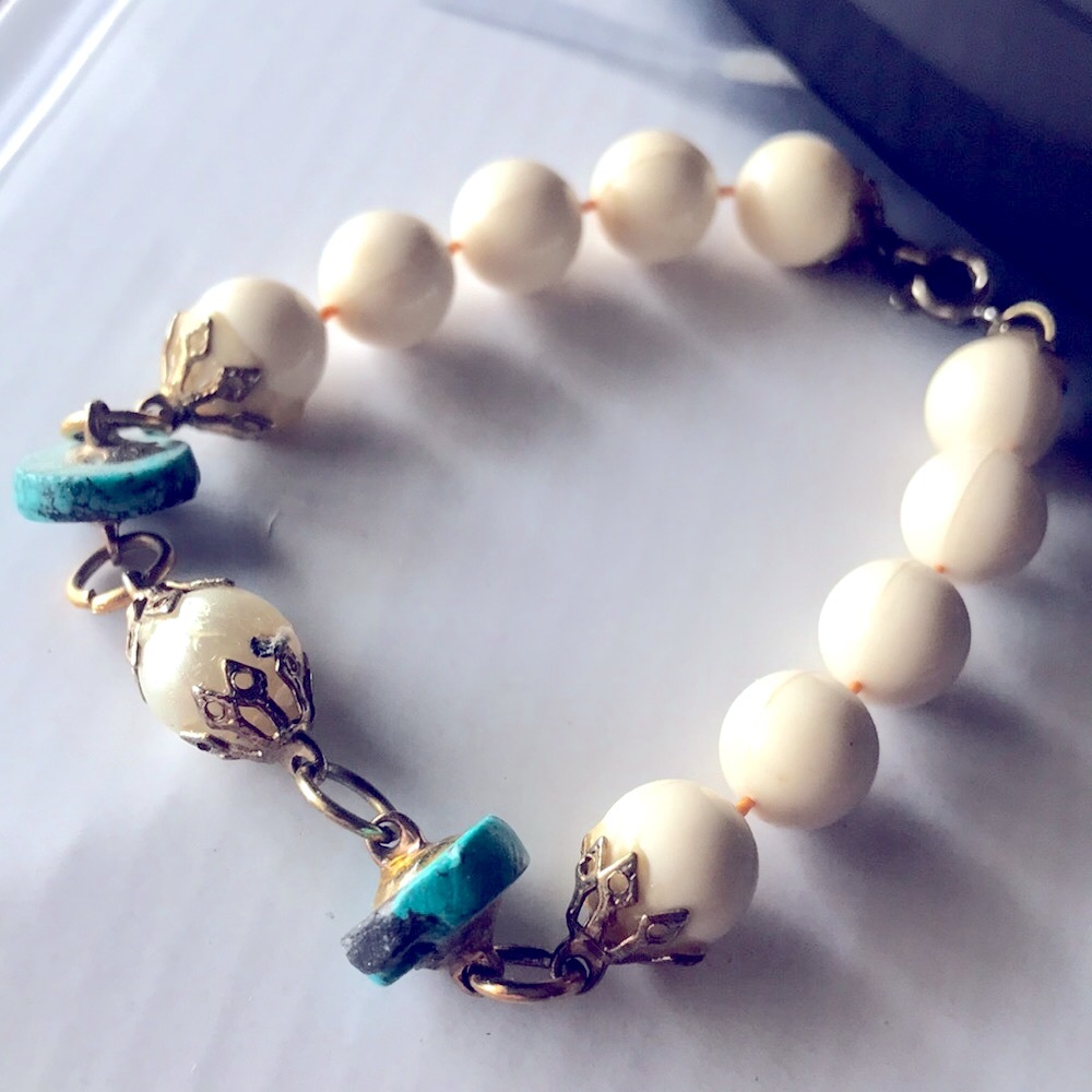 Unique Sliced Turquoise Faux Molded Pearl Bead Bracelet